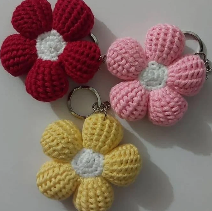 Chaveiro de Flor em Crochê